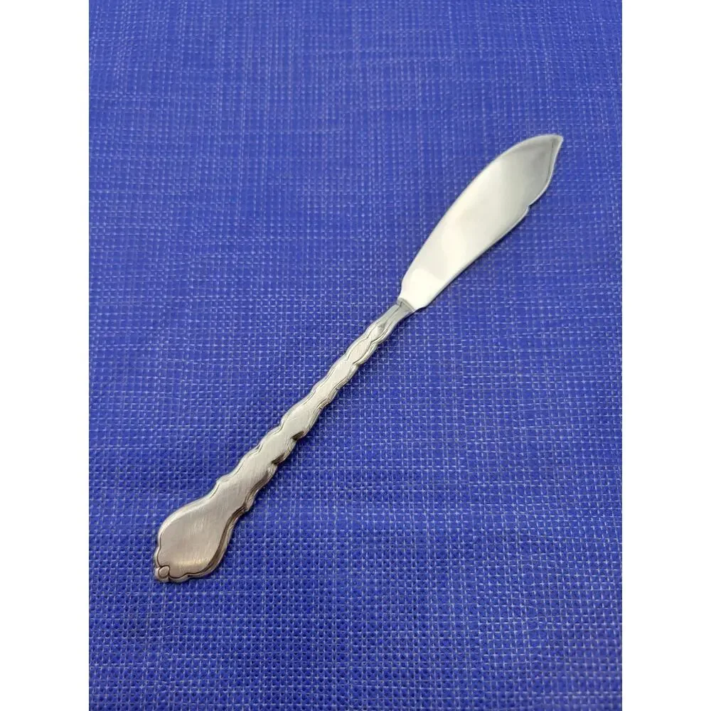 Oneida Cello Butter Knives 6 3/8